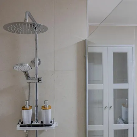 Avenida Blue - 3 Bedroom - Private Parking *