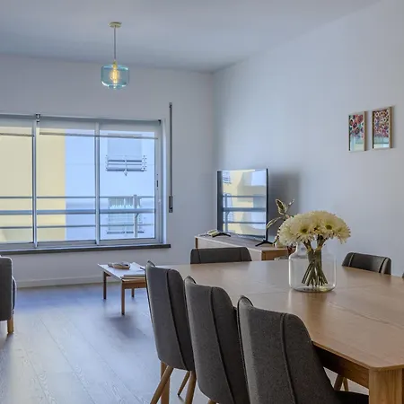 Avenida Blue - 3 Bedroom - Private Parking