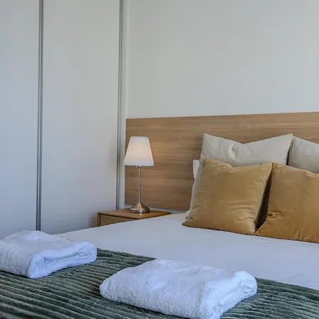 Avenida Blue - 3 Bedroom - Private Parking