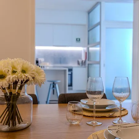 Avenida Blue - 3 Bedroom - Private Parking
