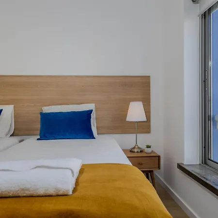 Avenida Blue - 3 Bedroom - Private Parking * Ponta Delgada