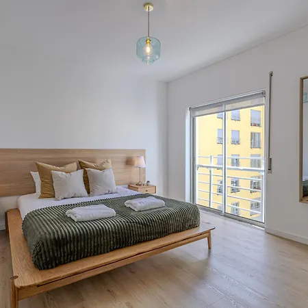 Avenida Blue - 3 Bedroom - Private Parking