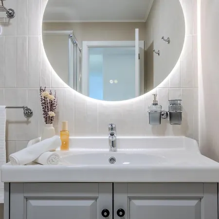 Apartment Avenida Blue - 3 Bedroom - Private Parking *